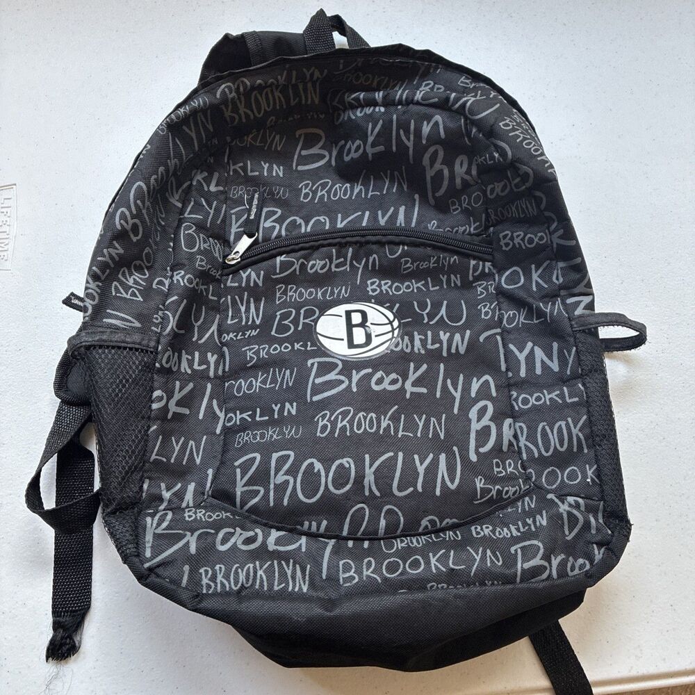 Brooklyn Nets Black 16” NBA Team Logo Graphic Zip Bookbag Backpack - Picture 2 of 16